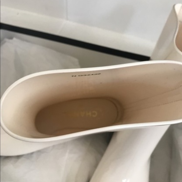 Chanel 19C Ivory White Black CC Logo PVC B… - Picture 10 of 11